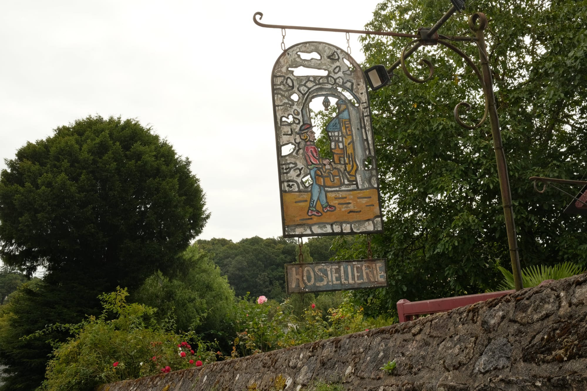 Hotel Schild in der Bretagne
