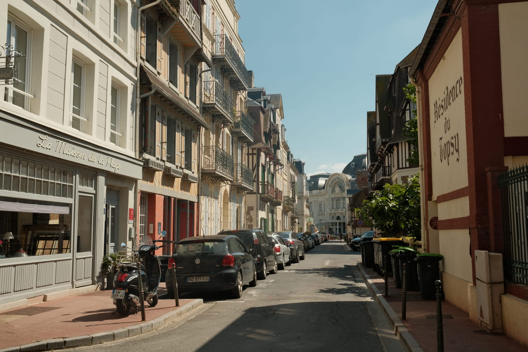 Mit Auto an der Normandie-Küste