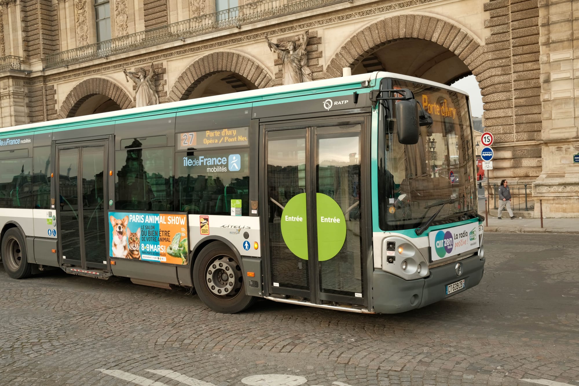 Bus in Paris