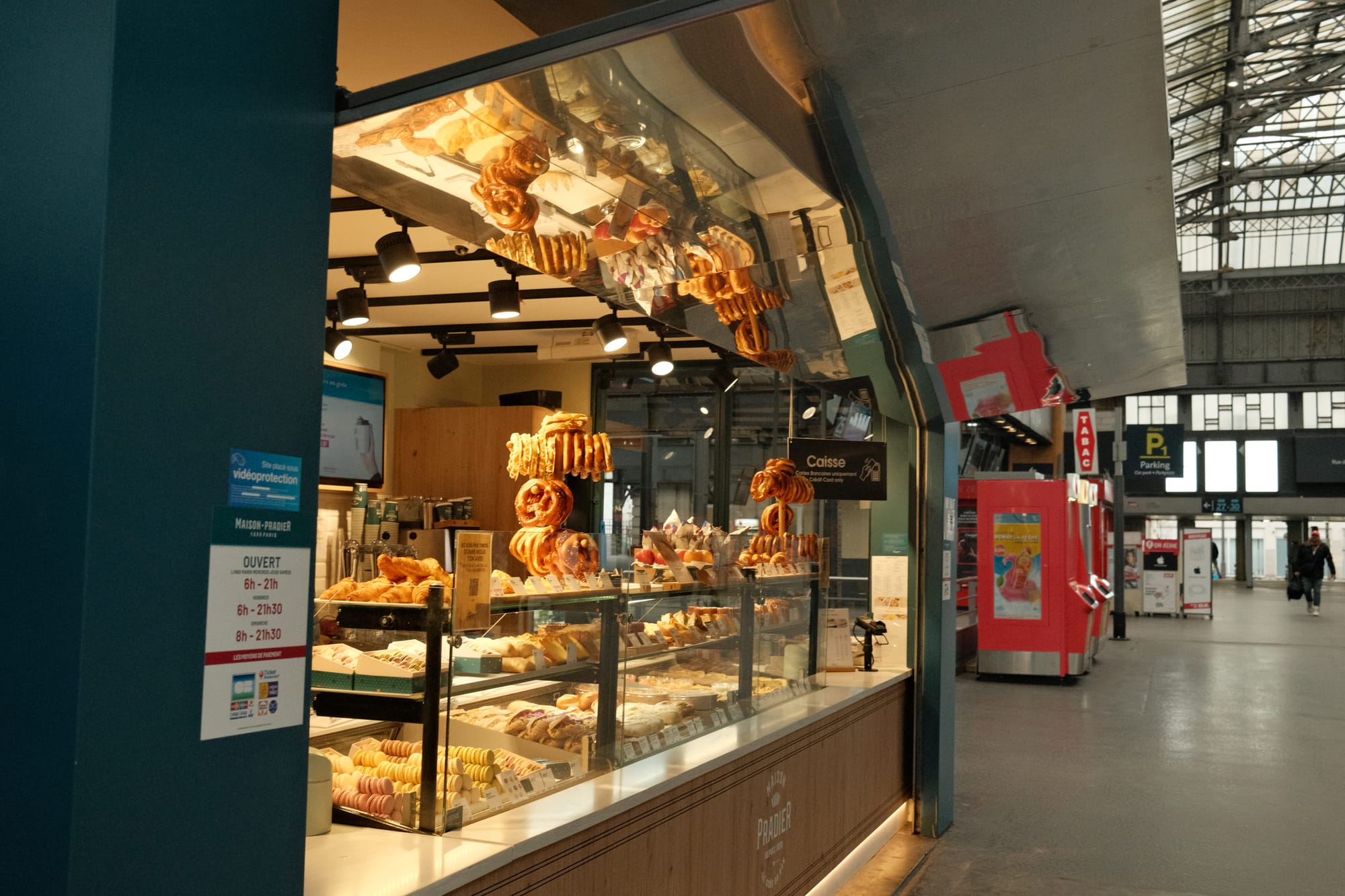 Elsässische Stimmung mit diesen Bretzeln am Gare de l'Est