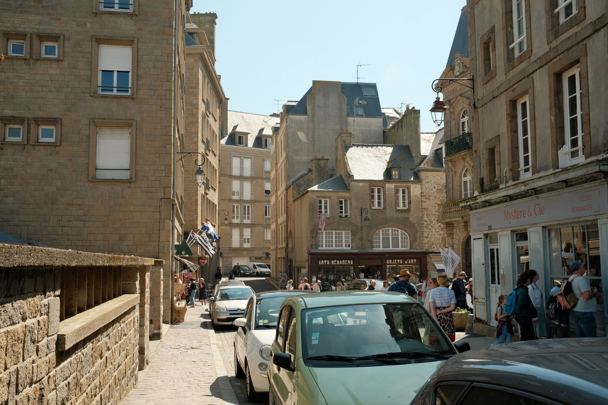 Traditionnelle Gebäude in der Innenstadt von Saint-Malo