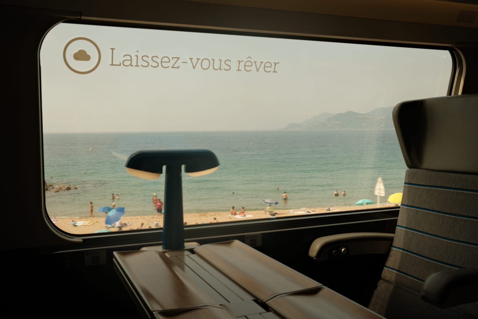 Herrlicher Blick aus dem Zug in Südfrankreich