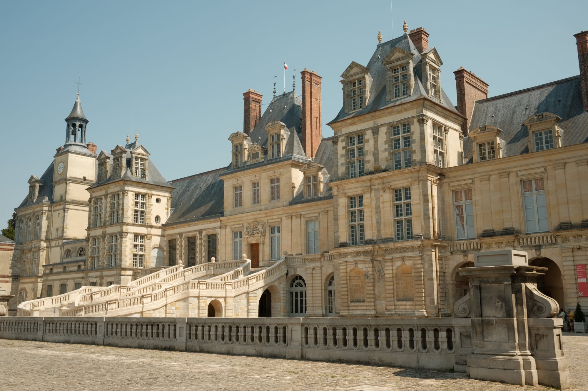 Das Schloss Fontainebleau ist zu Beginn des Sommers besonders schön.