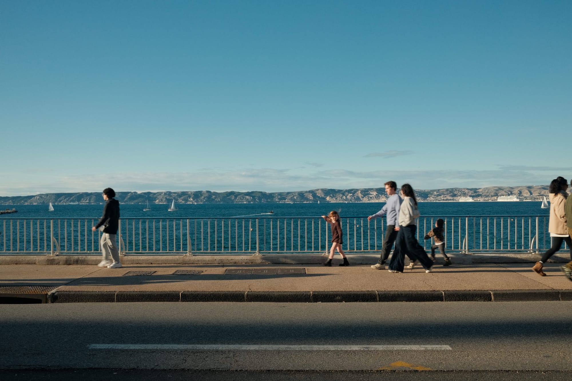 Corniche Kennedy in Marseille: Am Wochenende sehr beliebt