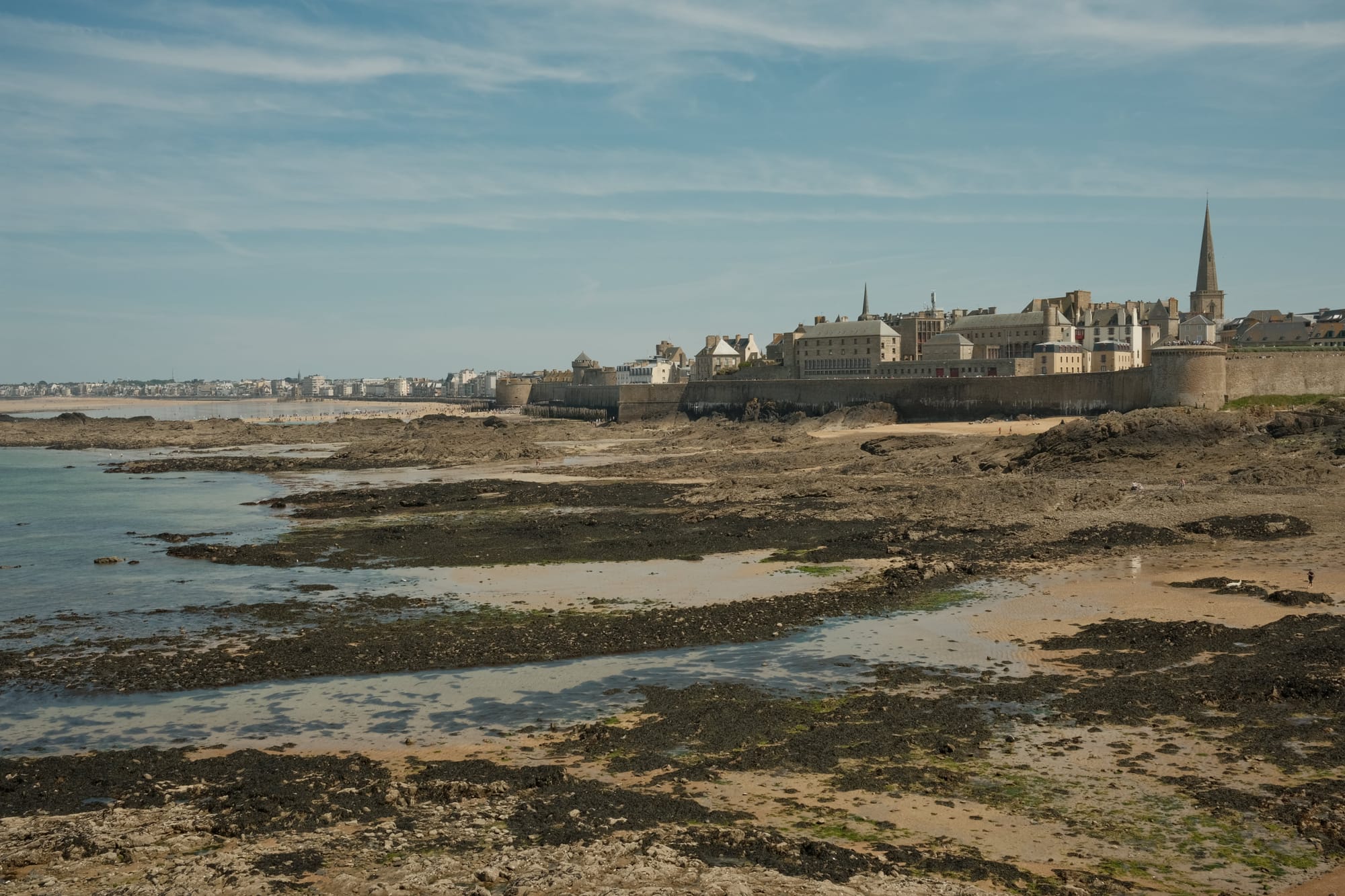 Blick auf Saint-Malo bei Ebbe