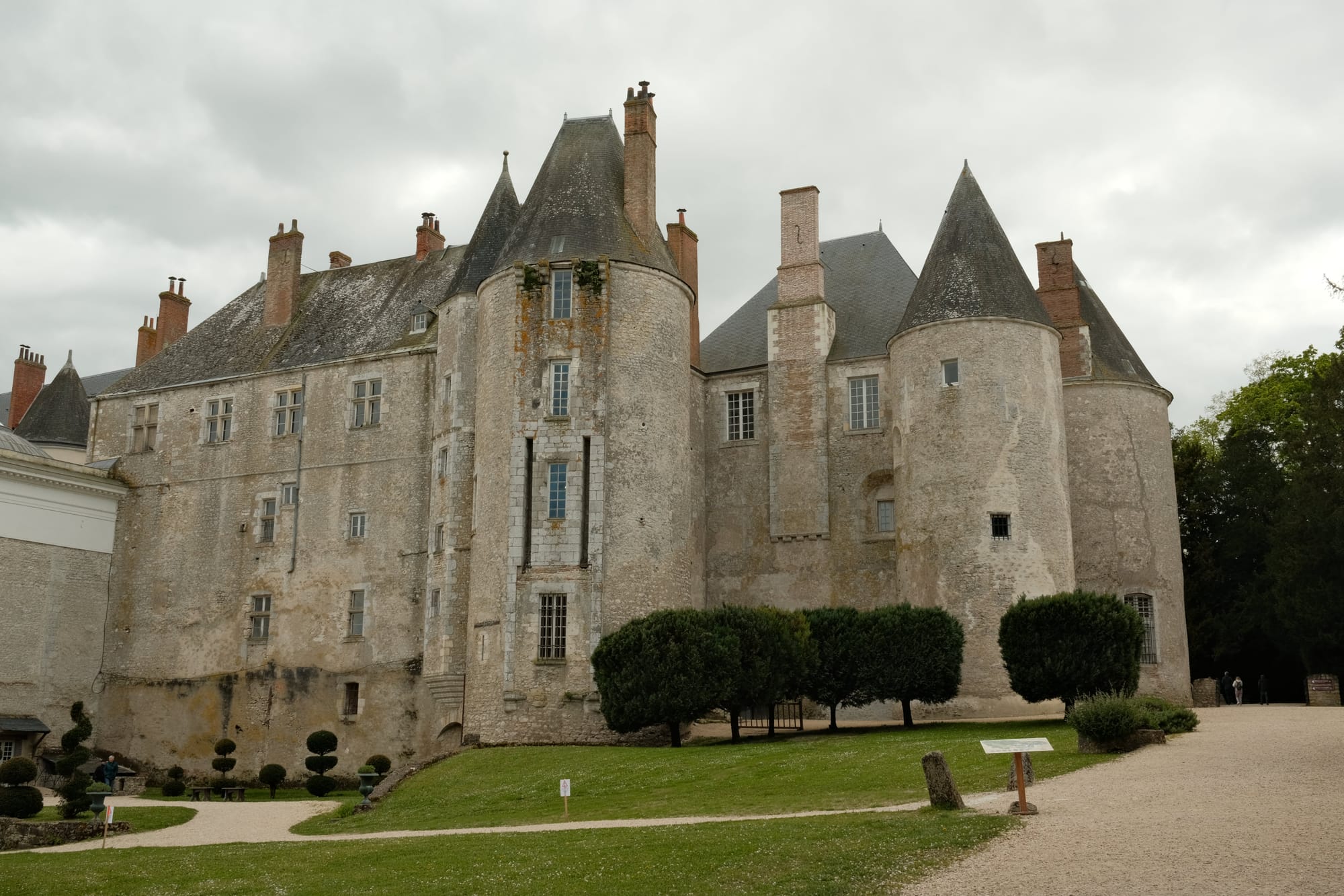 Schloss Meung im Juni