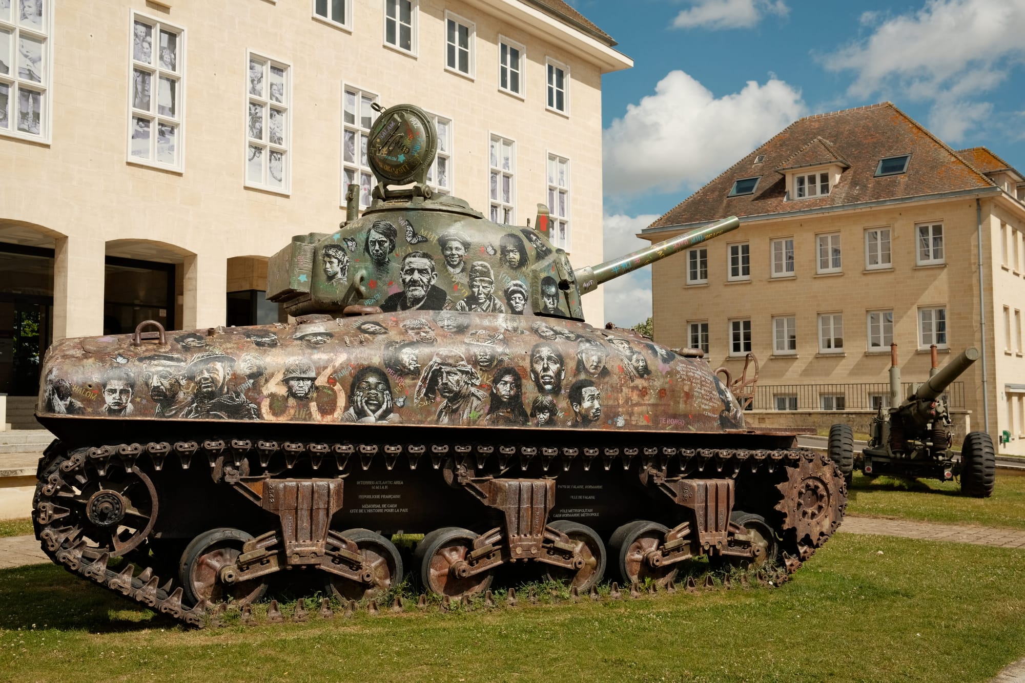 Überreste des 2WK in Falaise