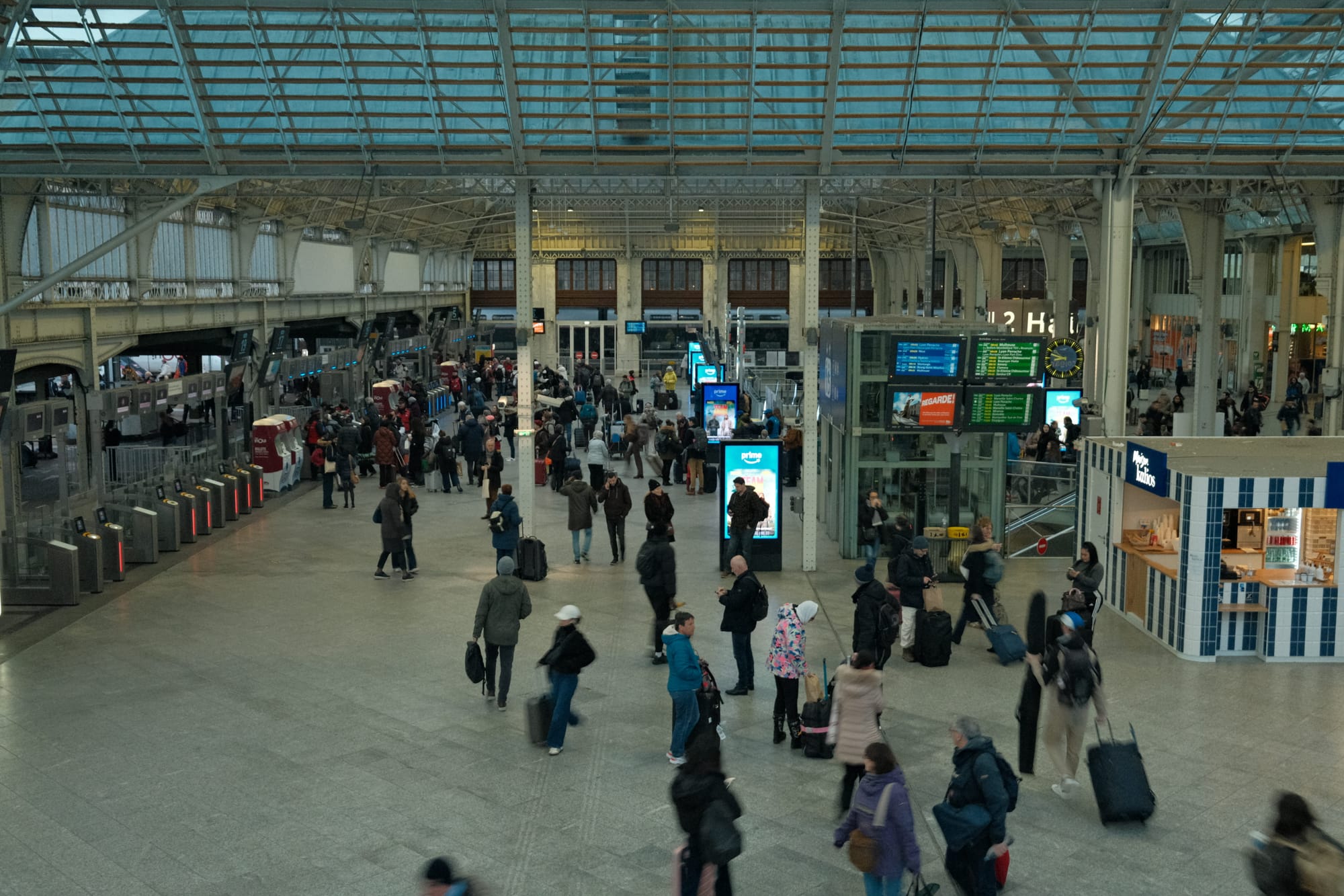 Halle 2 früh morgens