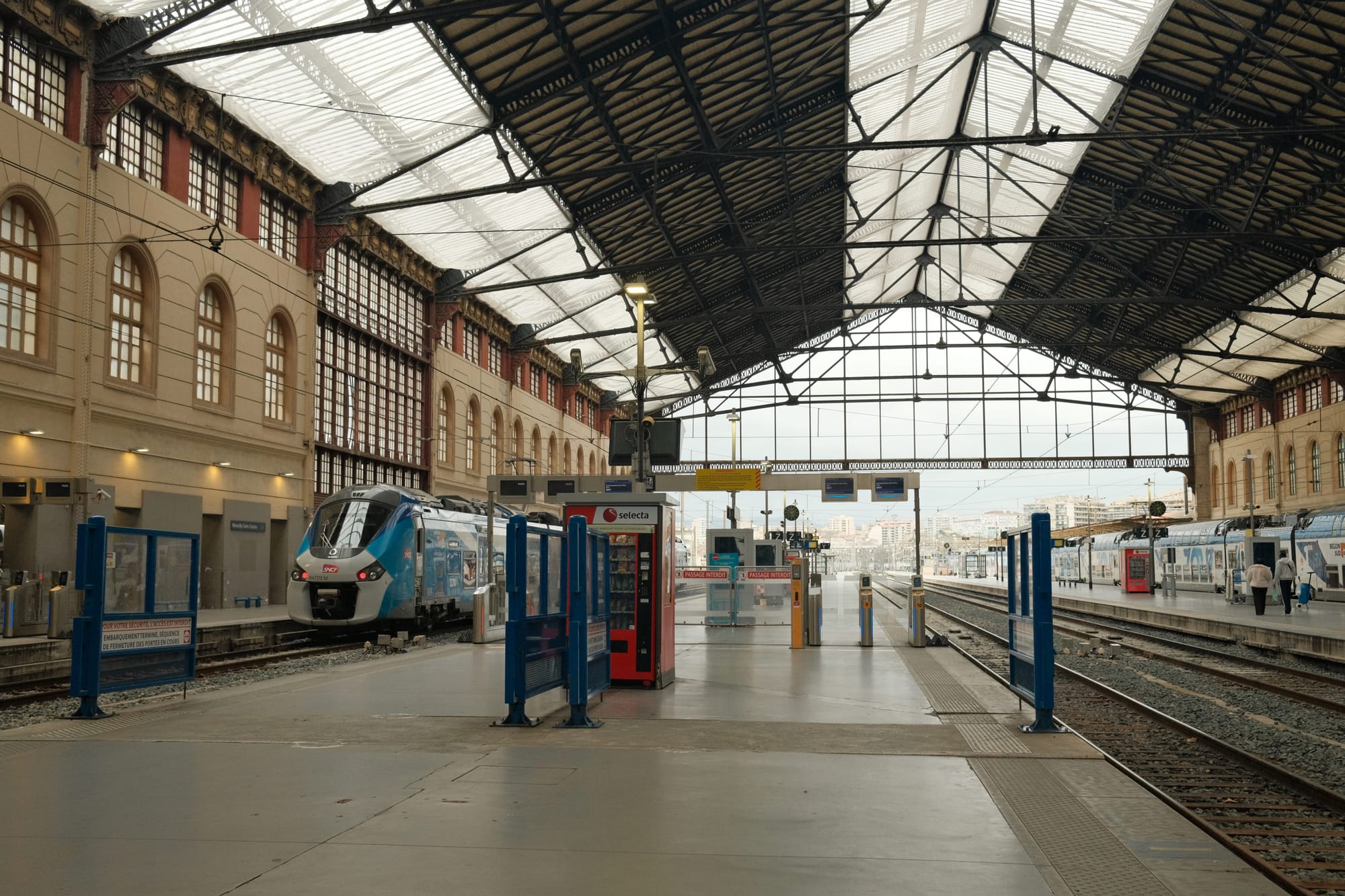 Regionalzüge am Bahnhof von Marseille