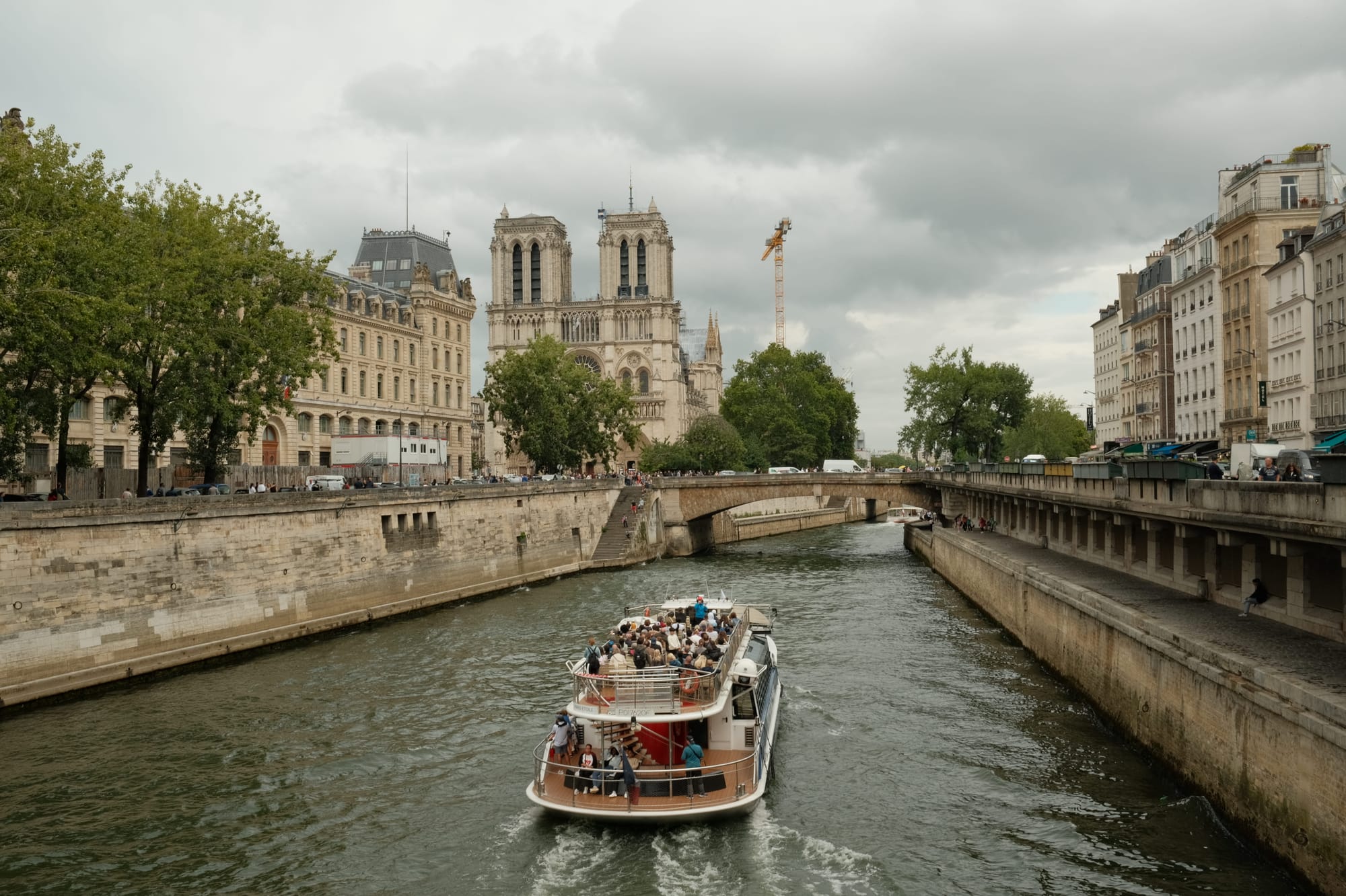 Notre Dame liegt im Herzen von Paris