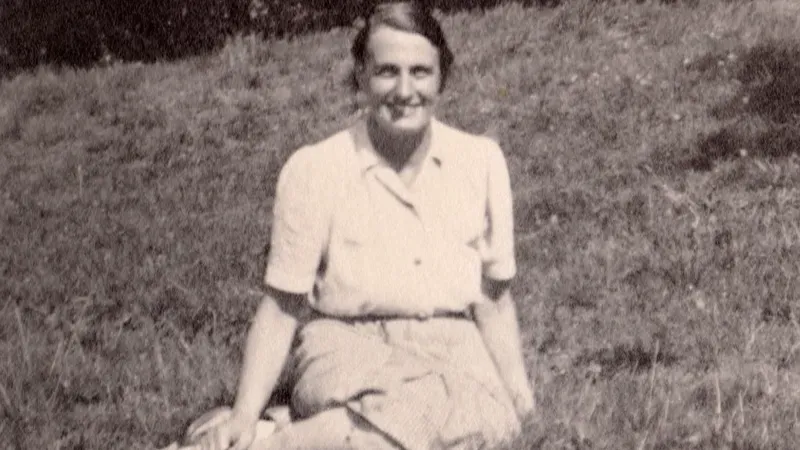 Adélaïde Hautval: Ein Schimmer Menschlichkeit im Gräuel von Auschwitz