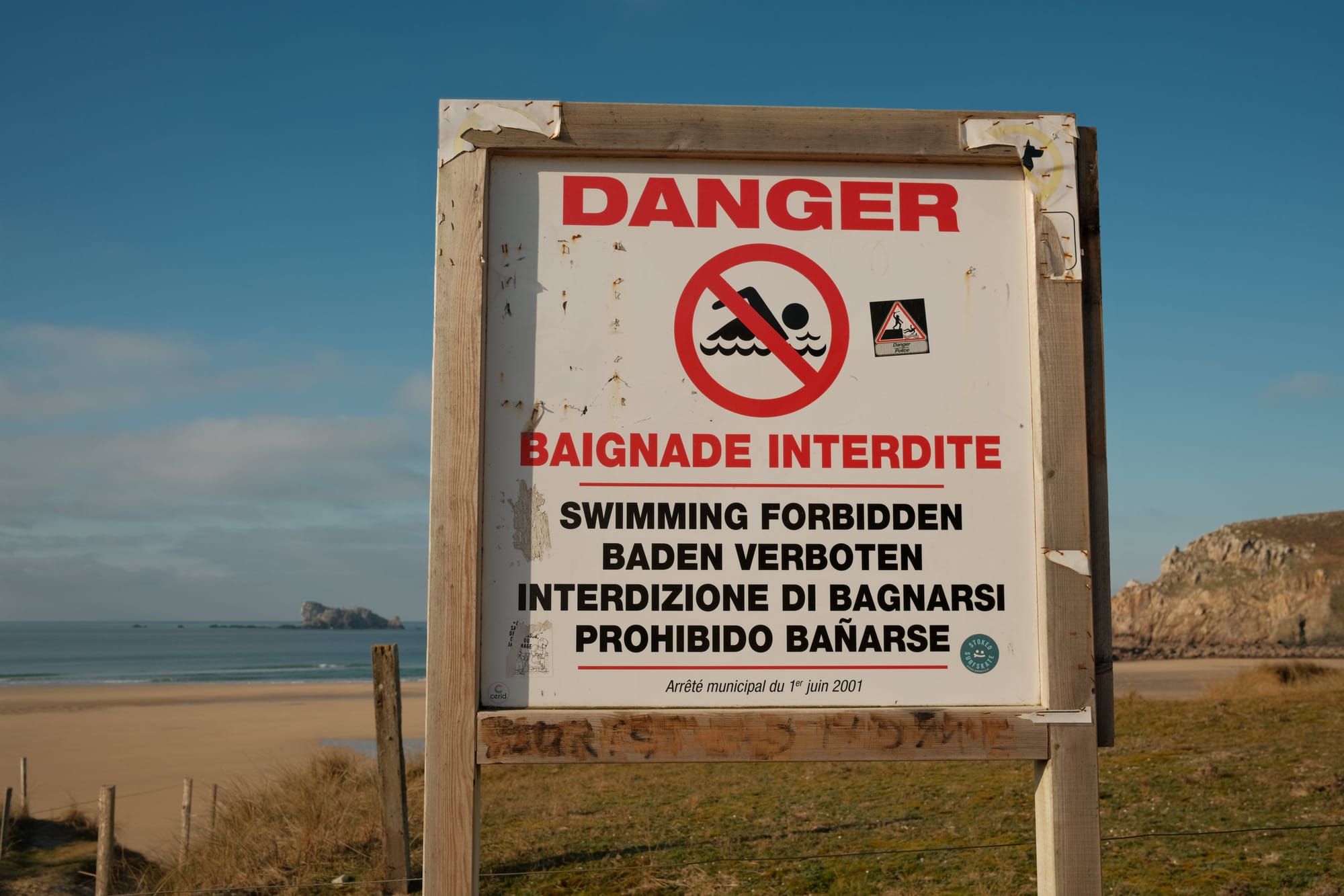 Gefahr an der Küste in der Bretagne