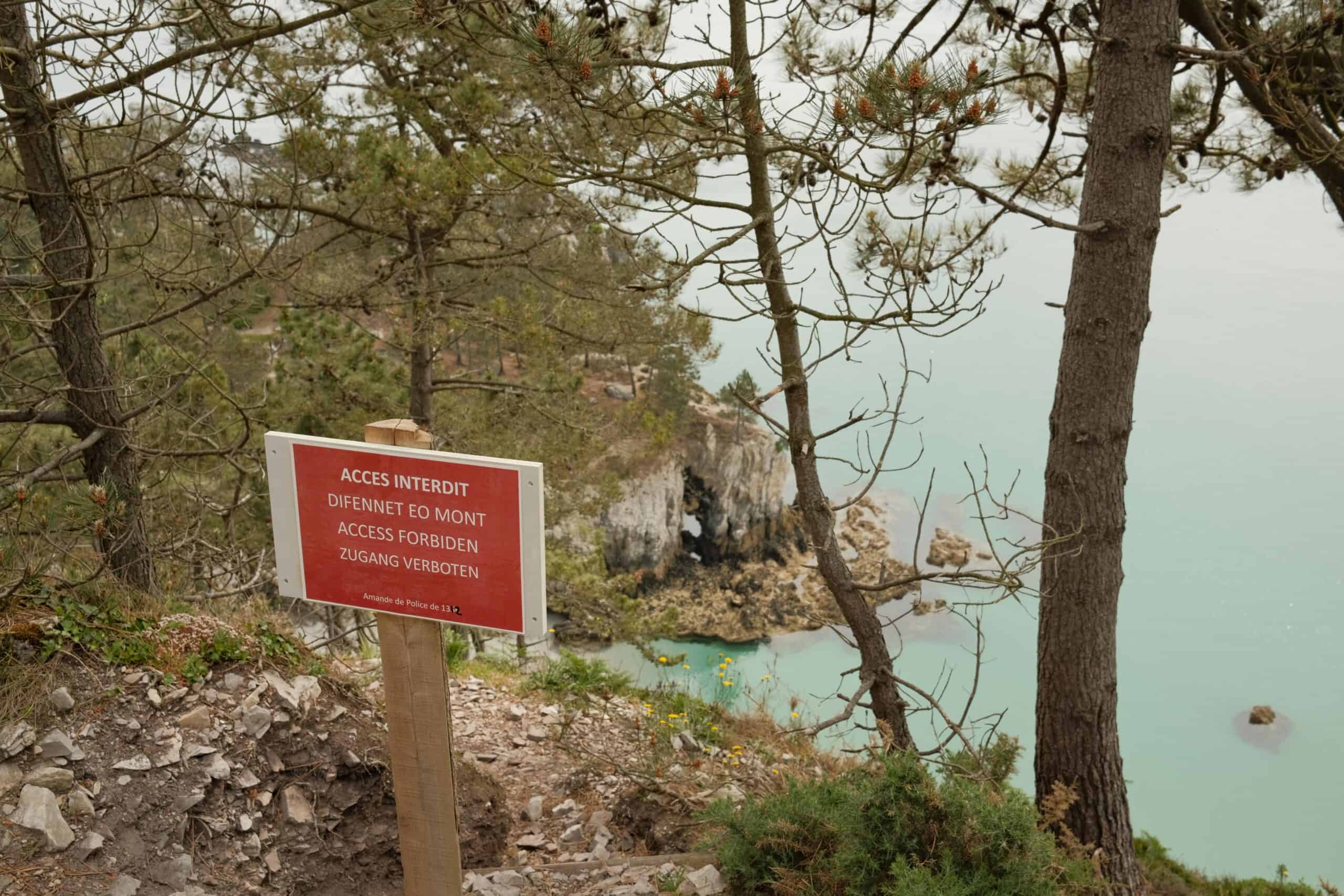 Verbotsschild am Île Vierge in Crozon